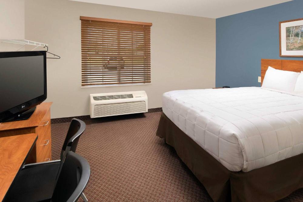Queen Room - Accessible/Non-Smoking interior